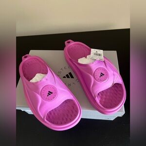 Stella McCartney / Adidas logo slides in lilac